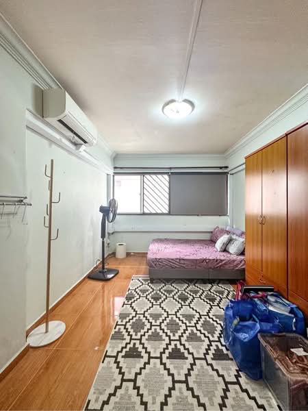657 Hougang Avenue 8, 657 Hougang Avenue 8, 3 Bedrooms, 1,291 sqft, HDB Flat For Sale, by Yuki Yeoh, 500184330 - 2nd common room - PropertyGuru.com.sg