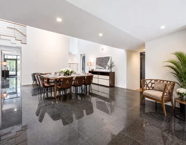 ⭐️RARE DUAL FRONTAGE MODERN 2-STY DETACHED @ GCBA RAFFLES PARK⭐️1 KM OF RGPS⭐️VERY WIDE FRONTAGE⭐️, Oriole Crescent Ash Cassia Sunset Pine Linden Vanda Eng Neo Greenmead Greenview Greenpark Hillcrest Watten Shelford Senandong Swiss Club Binjai Kampong Chantek Chee Hoon Camden Kheam Hock Trevose Camborne Narooma Dalkeith Harlyn Berrima Merryn Tudor, 7 Bedrooms, 8,200 sqft, Detached House For Sale, by Damian Tan 陈係赈, 500184344 - Dining Room - PropertyGuru.com.sg