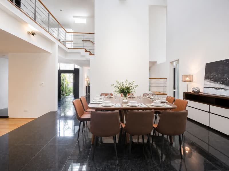 ⭐️RARE DUAL FRONTAGE MODERN 2-STY DETACHED @ GCBA RAFFLES PARK⭐️1 KM OF RGPS⭐️VERY WIDE FRONTAGE⭐️, Oriole Crescent Ash Cassia Sunset Pine Linden Vanda Eng Neo Greenmead Greenview Greenpark Hillcrest Watten Shelford Senandong Swiss Club Binjai Kampong Chantek Chee Hoon Camden Kheam Hock Trevose Camborne Narooma Dalkeith Harlyn Berrima Merryn Tudor, 7 Bedrooms, 8,200 sqft, Detached House For Sale, by Damian Tan 陈係赈, 500184344 - Dining Room - PropertyGuru.com.sg