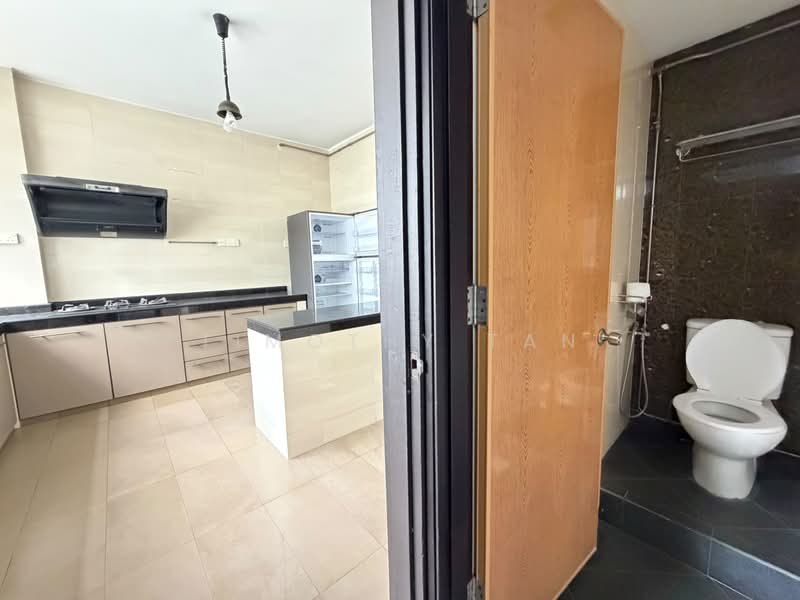 Nadia Mansions, 30 Ah Hood Road, 4 Bedrooms, 2,282 sqft, Apartment For Sale, by Timothy Tan, 500184358 - Kitchen - PropertyGuru.com.sg