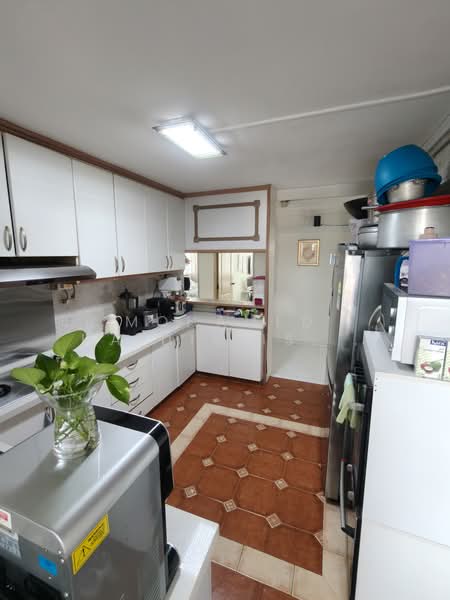 744 Jurong West Street 73, 744 Jurong West Street 73, 4 Bedrooms, 1,442 sqft, HDB Flat For Sale, by Mohamed Haidir Ismail, 500184366 - Kitchen - PropertyGuru.com.sg