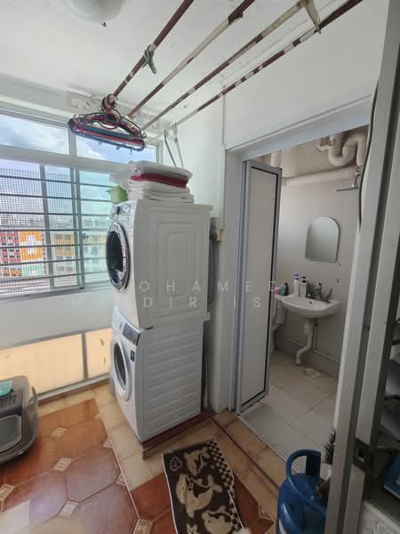 744 Jurong West Street 73, 744 Jurong West Street 73, 4 Bedrooms, 1,442 sqft, HDB Flat For Sale, by Mohamed Haidir Ismail, 500184366 - Bathroom - PropertyGuru.com.sg