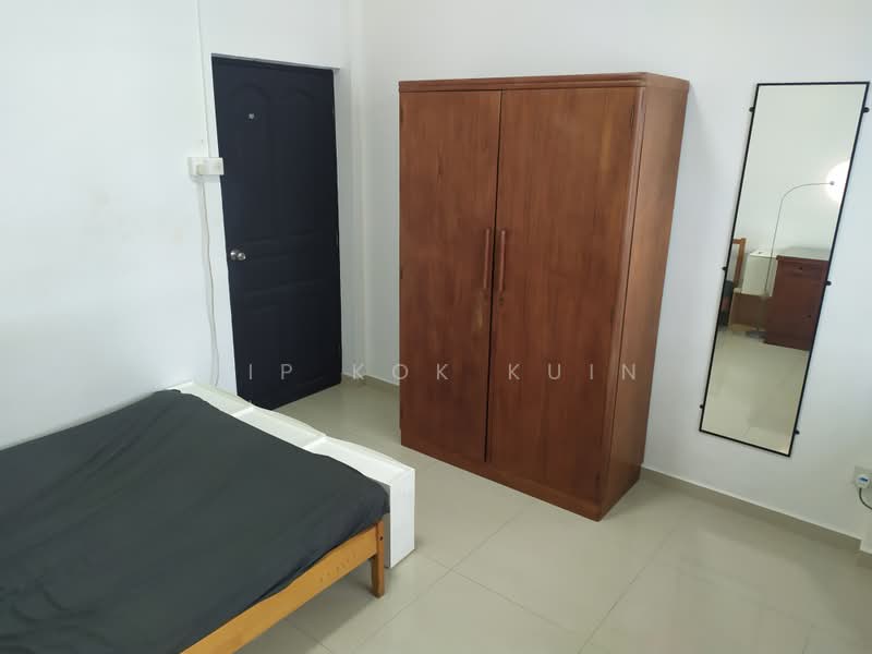 Wu De Building, 6A Beatty Road, Room Rental, 100 sqft, Apartment For Rent, by Yip Kok Kuin, 500184385 - Bedroom - PropertyGuru.com.sg