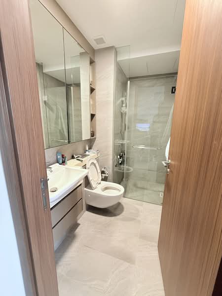 Stirling Residences, 21 Stirling Road, 2 Bedrooms, 678 sqft, Condominium For Rent, by Anthea Yeo 杨丽娇, 500184422 - Bathroom - PropertyGuru.com.sg