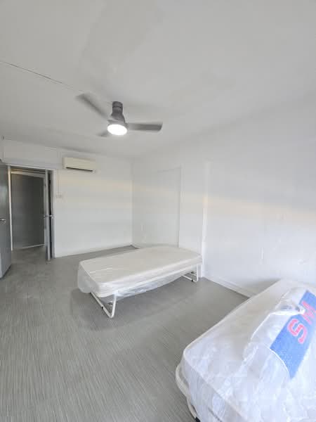 504 Jurong West Street 51, 504 Jurong West Street 51, 2 Bedrooms, 700 sqft, HDB Flat For Rent, by Liew Wenzheng, 500184436 - Bedroom - PropertyGuru.com.sg