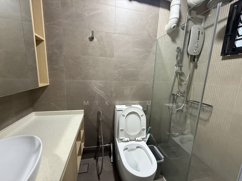 816 Jellicoe Road, 816 Jellicoe Road, 3 Bedrooms, 915 sqft, HDB Flat For Rent, by Mike Xu, 500184441 - Bathroom - PropertyGuru.com.sg