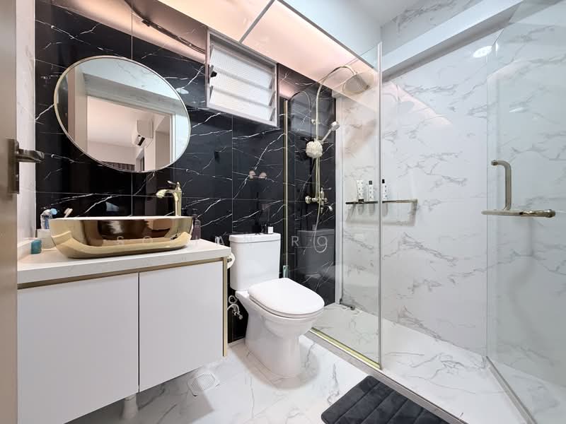 684B Edgedale Plains, 684B Edgedale Plains, 3 Bedrooms, 1,216 sqft, HDB Flat For Sale, by Sofian Roslan, 500184447 - Bathroom - PropertyGuru.com.sg