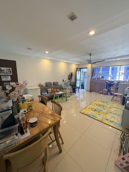 266 Tampines Street 21, 266 Tampines Street 21, 3 Bedrooms, 1,109 sqft, HDB Flat For Sale, by Joshua Tech, 500184459 - Living Room - PropertyGuru.com.sg