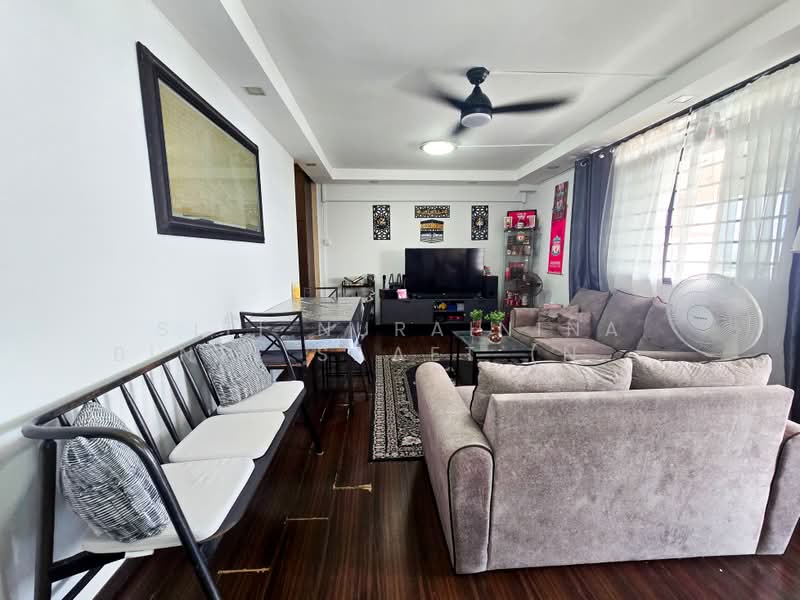 289 Yishun Avenue 6, 289 Yishun Avenue 6, 4 Bedrooms, 904 sqft, HDB Flat For Sale, by Siti Nurainina Binte Saaet (Nina Saaet), 500184460 - Living Room - PropertyGuru.com.sg