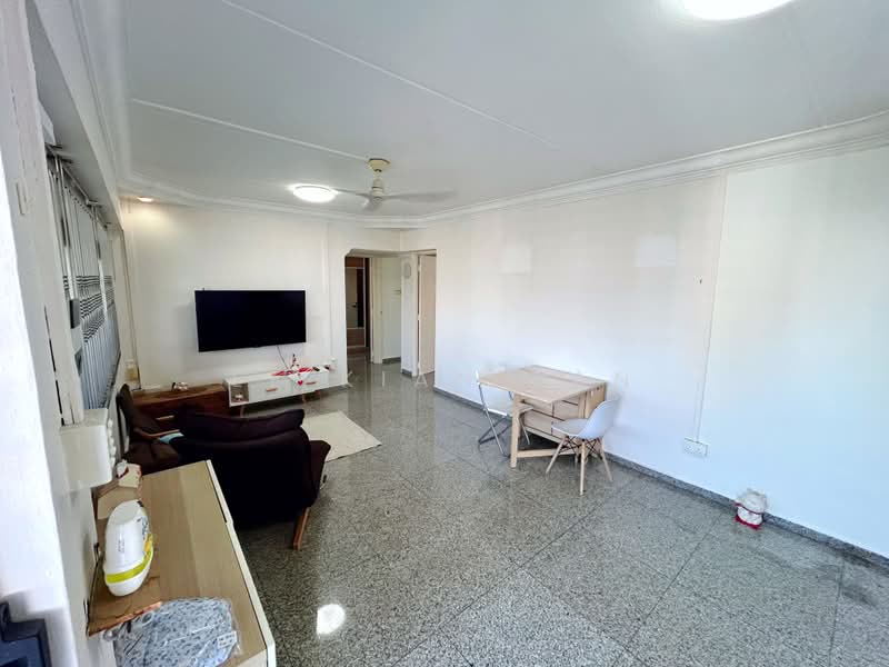 249 Compassvale Road, 249 Compassvale Road, 3 Bedrooms, 914 sqft, HDB Flat For Rent, by Ee Kian Tan, 500184470 - Living Room - PropertyGuru.com.sg