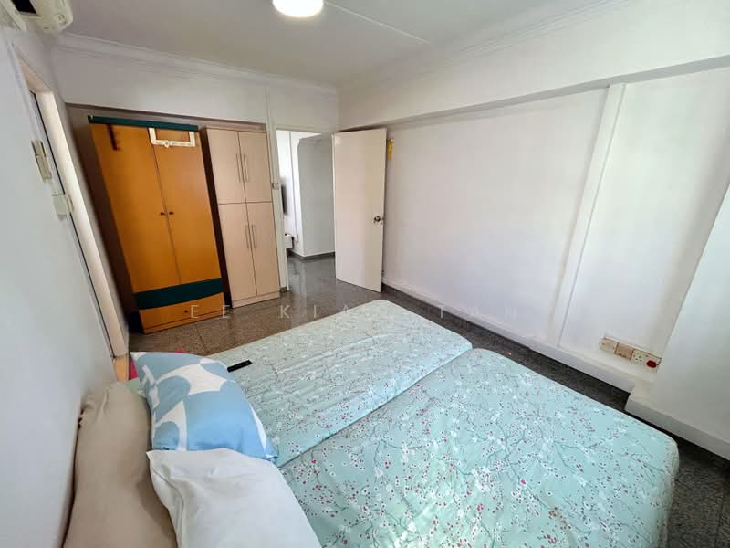 249 Compassvale Road, 249 Compassvale Road, 3 Bedrooms, 914 sqft, HDB Flat For Rent, by Ee Kian Tan, 500184470 - Master Bedroom - PropertyGuru.com.sg