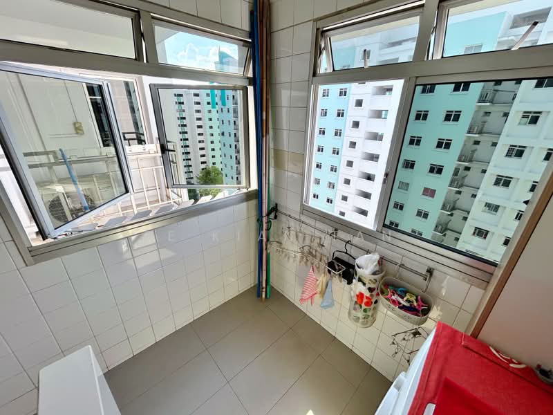 249 Compassvale Road, 249 Compassvale Road, 3 Bedrooms, 914 sqft, HDB Flat For Rent, by Ee Kian Tan, 500184470 - Balcony - PropertyGuru.com.sg