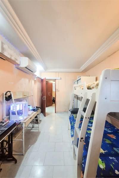 346 Yishun Avenue 11, 346 Yishun Avenue 11, 3 Bedrooms, 1,109 sqft, HDB Flat For Sale, by Wendy Chua, 500184474 - Bedroom 2 - PropertyGuru.com.sg