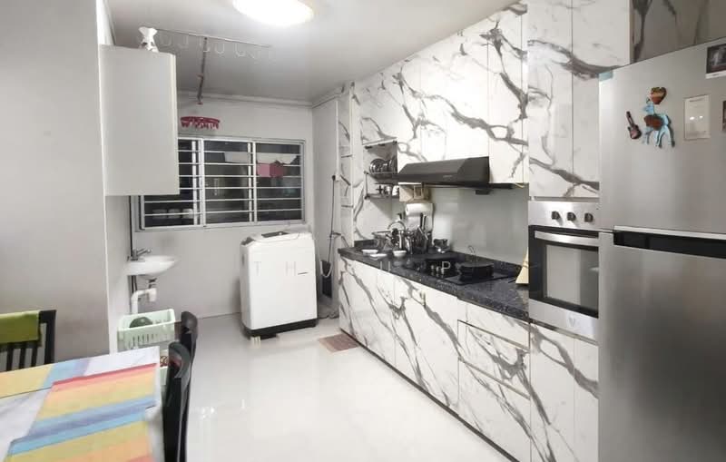 462 Jurong West Street 41, 462 Jurong West Street 41, 2 Bedrooms, 785 sqft, HDB Flat For Sale, by Thiru P, 500184478 - Kitchen - PropertyGuru.com.sg