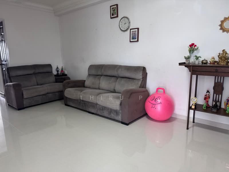 462 Jurong West Street 41, 462 Jurong West Street 41, 2 Bedrooms, 785 sqft, HDB Flat For Sale, by Thiru P, 500184478 - Living Room - PropertyGuru.com.sg