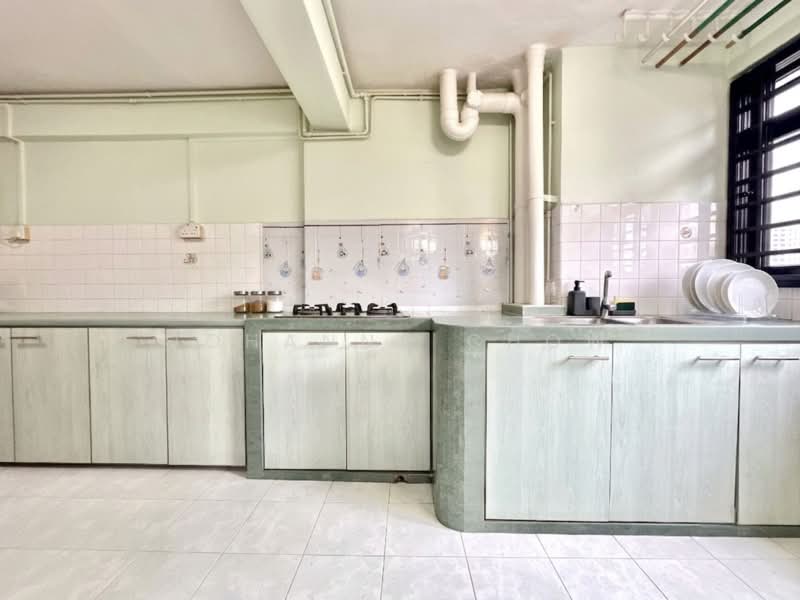 226 Lorong 8 Toa Payoh, 226 Lorong 8 Toa Payoh, 3 Bedrooms, 883 sqft, HDB Flat For Sale, by Johanna Chow, 500184486 - Kitchen - PropertyGuru.com.sg