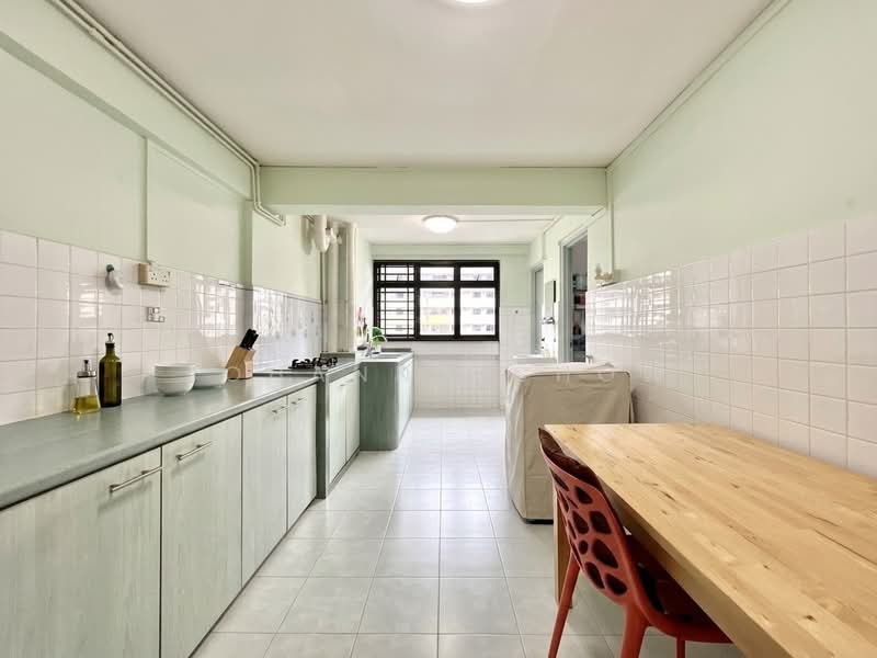 226 Lorong 8 Toa Payoh, 226 Lorong 8 Toa Payoh, 3 Bedrooms, 883 sqft, HDB Flat For Sale, by Johanna Chow, 500184486 - Kitchen - PropertyGuru.com.sg