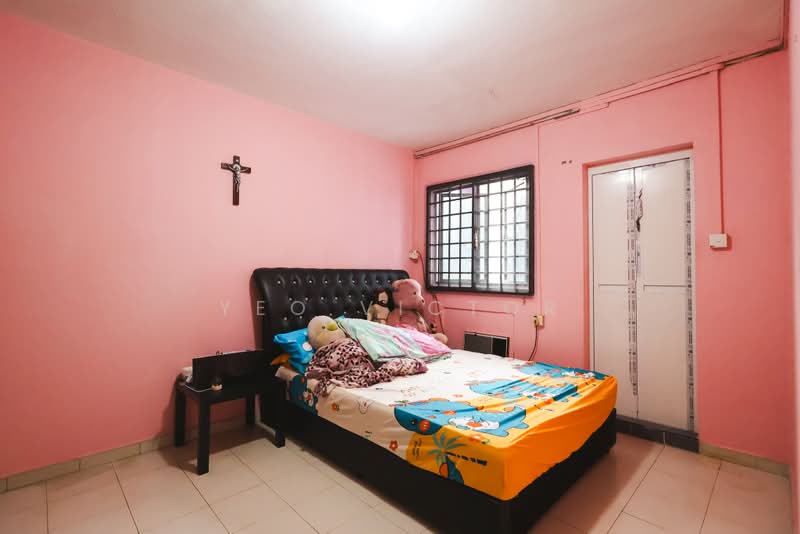 917 Jurong West Street 91, 917 Jurong West Street 91, 2 Bedrooms, 785 sqft, HDB Flat For Sale, by Yeo Victor, 500184488 - Bedroom - PropertyGuru.com.sg