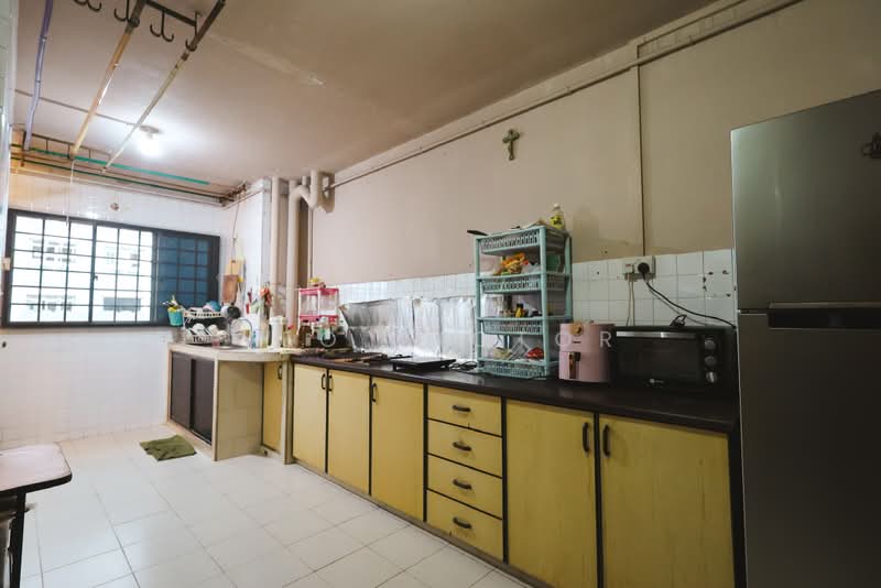 917 Jurong West Street 91, 917 Jurong West Street 91, 2 Bedrooms, 785 sqft, HDB Flat For Sale, by Yeo Victor, 500184488 - Kitchen - PropertyGuru.com.sg
