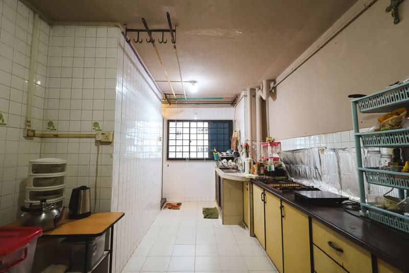 917 Jurong West Street 91, 917 Jurong West Street 91, 2 Bedrooms, 785 sqft, HDB Flat For Sale, by Yeo Victor, 500184488 - Kitchen - PropertyGuru.com.sg