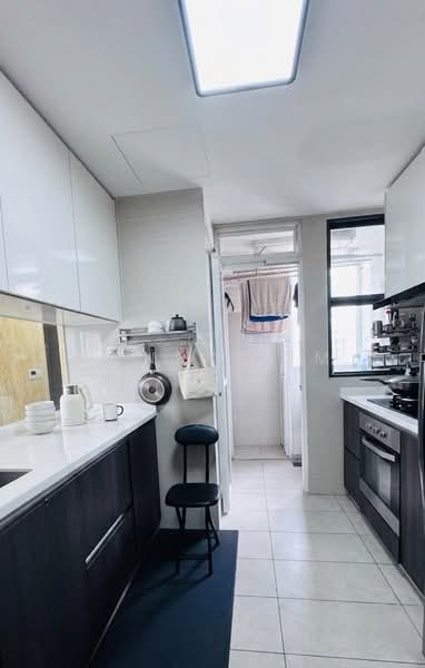 Symphony Suites, 1 Yishun Close, 3 Bedrooms, 893 sqft, Condominium For Sale, by Henry Lim, 500184508 - Kitchen - PropertyGuru.com.sg