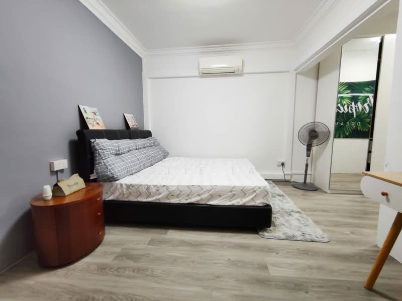 Kilat Court, 17 Lorong Kilat, 6 Bedrooms, 2,110 sqft, Apartment For Sale, by Leslie Lau, 500184510 - Bedroom 4 (Jack & Jill Bath) - PropertyGuru.com.sg
