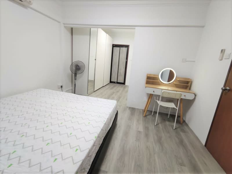 Kilat Court, 17 Lorong Kilat, 6 Bedrooms, 2,110 sqft, Apartment For Sale, by Leslie Lau, 500184510 - Bedroom 4 (Jack & Jill Bath) - PropertyGuru.com.sg