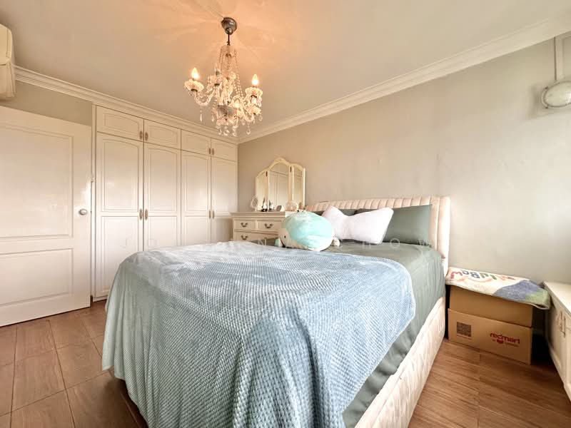44 Bedok South Road, 44 Bedok South Road, 2 Bedrooms, 904 sqft, HDB Flat For Sale, by Johanna Chow, 500184512 - Bedroom - PropertyGuru.com.sg
