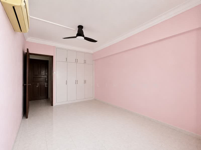 321 Sembawang Close, 321 Sembawang Close, 3 Bedrooms, 1,087 sqft, HDB Flat For Sale, by Jeslyn Lim 林瑞香, 500184521 - Bedroom - PropertyGuru.com.sg