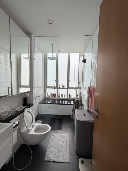 The Cosmopolitan, 200 Kim Seng Road, 2 Bedrooms, 1,324 sqft, Condominium For Rent, by Mabel Yeow, 500184541 - Bathroom - PropertyGuru.com.sg