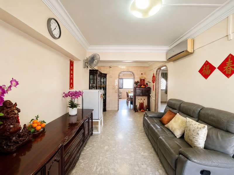 271 Queen Street, 271 Queen Street, 2 Bedrooms, 646 sqft, HDB Flat For Sale, by Gary Goh, 500184555 - Living Room - PropertyGuru.com.sg