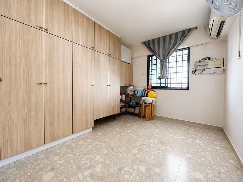271 Queen Street, 271 Queen Street, 2 Bedrooms, 646 sqft, HDB Flat For Sale, by Gary Goh, 500184555 - Bedroom - PropertyGuru.com.sg