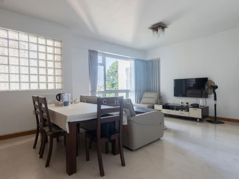 Summerhill, 50 Hume Avenue, 3 Bedrooms, 1,302 sqft, Condominium For Rent, by Pang Chun Enn, 500184558 - Living Room - PropertyGuru.com.sg