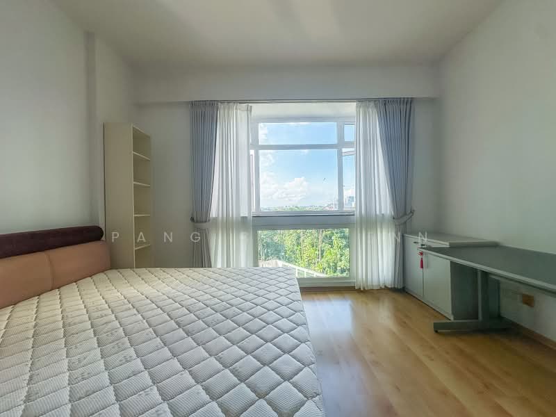 Summerhill, 50 Hume Avenue, 3 Bedrooms, 1,302 sqft, Condominium For Rent, by Pang Chun Enn, 500184558 - Bedroom - PropertyGuru.com.sg
