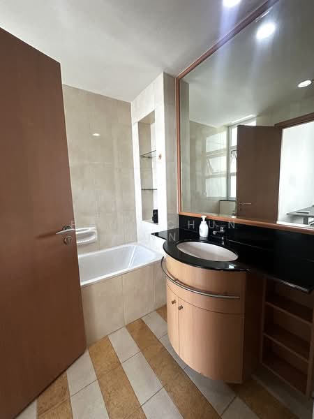 Summerhill, 50 Hume Avenue, 3 Bedrooms, 1,302 sqft, Condominium For Rent, by Pang Chun Enn, 500184558 - Bathroom - PropertyGuru.com.sg