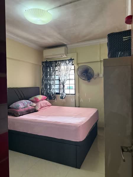 22 Marsiling Drive, 22 Marsiling Drive, 2 Bedrooms, 882 sqft, HDB Flat For Sale, by Johari Selamat, 500184565 - Bedroom - PropertyGuru.com.sg