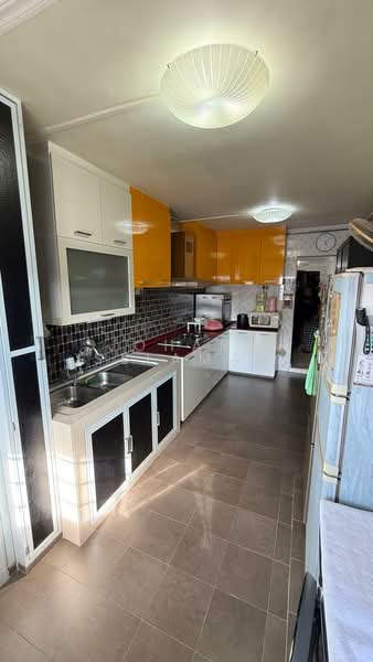 22 Marsiling Drive, 22 Marsiling Drive, 2 Bedrooms, 882 sqft, HDB Flat For Sale, by Johari Selamat, 500184565 - Kitchen - PropertyGuru.com.sg