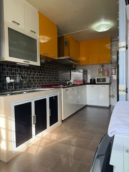 22 Marsiling Drive, 22 Marsiling Drive, 2 Bedrooms, 882 sqft, HDB Flat For Sale, by Johari Selamat, 500184565 - Kitchen - PropertyGuru.com.sg