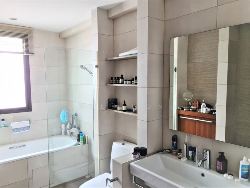 Botanic Garden Vicinity, , 4 Bedrooms, 5,046 sqft, Semi-Detached House For Rent, by Willy Wong, 500184566 - Master Bathroom - PropertyGuru.com.sg