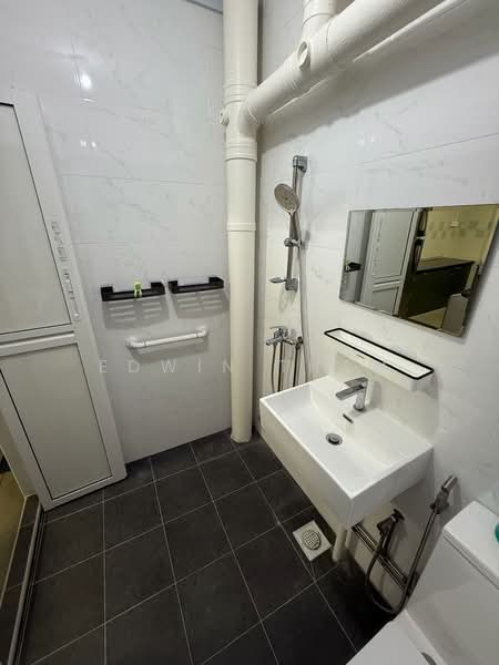 232 Bishan Street 22, 232 Bishan Street 22, 3 Bedrooms, 1,119 sqft, HDB Flat For Rent, by Edwin Tham, 500184573 - Bathroom - PropertyGuru.com.sg
