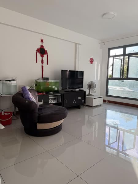 315A Punggol Way, 315A Punggol Way, 3 Bedrooms, 1,216 sqft, HDB Flat For Sale, by Eric Tay CK, 500184581 - Living Room - PropertyGuru.com.sg