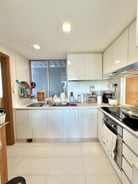 Waterfront Key, 780 Bedok Reservoir Road, 4 Bedrooms, 1,518 sqft, Condominium For Sale, by Riku Ng, 500184587 - Kitchen - PropertyGuru.com.sg