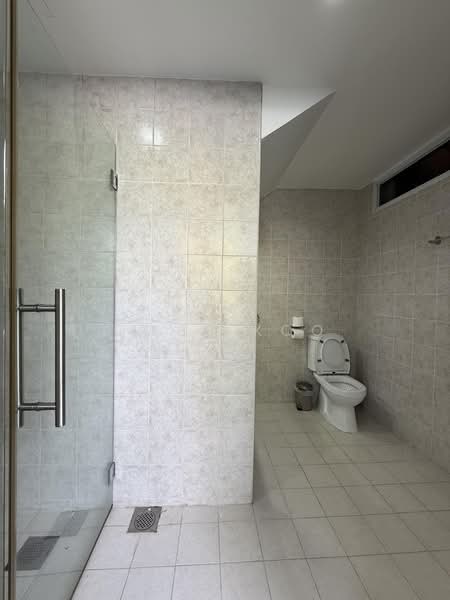 Faber Hills Estate, Faber Park, 4 Bedrooms, 6,500 sqft, Detached House For Rent, by Qwek Koo, 500184608 - Bathroom - PropertyGuru.com.sg