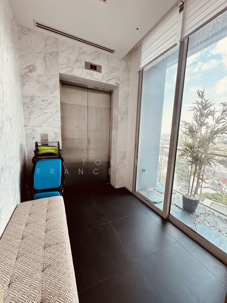 The Solitaire, 5A Balmoral Park, 4 Bedrooms, 2,626 sqft, Condominium For Rent, by Torie Frances Doshi, 500184617 - Balcony - PropertyGuru.com.sg