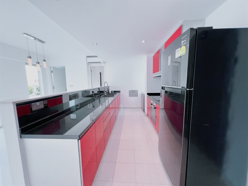 Burlington Square, 175 Bencoolen Street, 3 Bedrooms, 3,036 sqft, Apartment For Rent, by Julian Li, 500184621 - Kitchen - PropertyGuru.com.sg