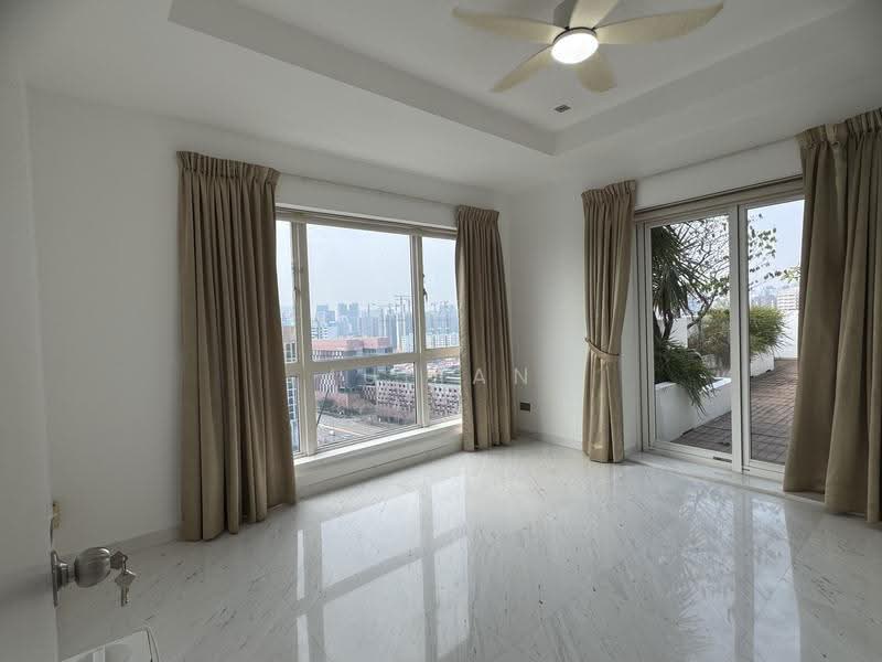 Burlington Square, 175 Bencoolen Street, Beach Road / Bugis / Rochor, 4 Bedrooms, 3,036 sqft, Apartment For Rent, by Julian Li, 500184621 - View - PropertyGuru.com.sg