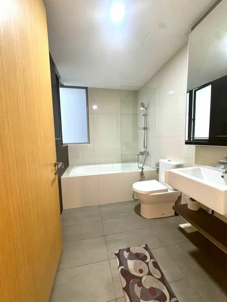 Spacious 3 Bedders at Sengkang (Kangkar LRT), , 3 Bedrooms, 1,023 sqft, Executive Condominium For Rent, by Aina Lie 李艾娜, 500184623 - Bathroom - PropertyGuru.com.sg