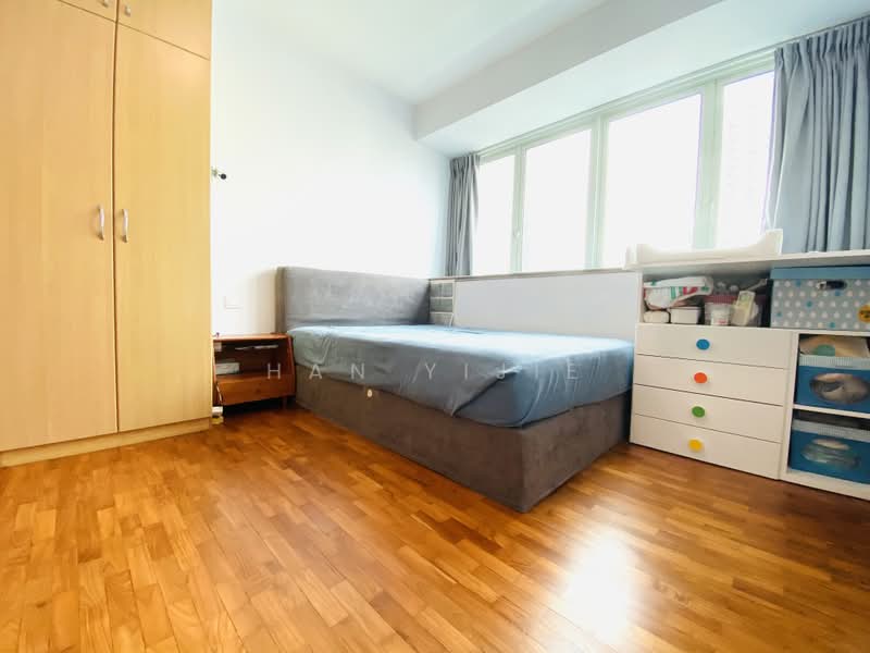 Queens, 16 Stirling Road, 3 Bedrooms, 1,184 sqft, Condominium For Sale, by Han Yijie, 500184629 - Bedroom - PropertyGuru.com.sg