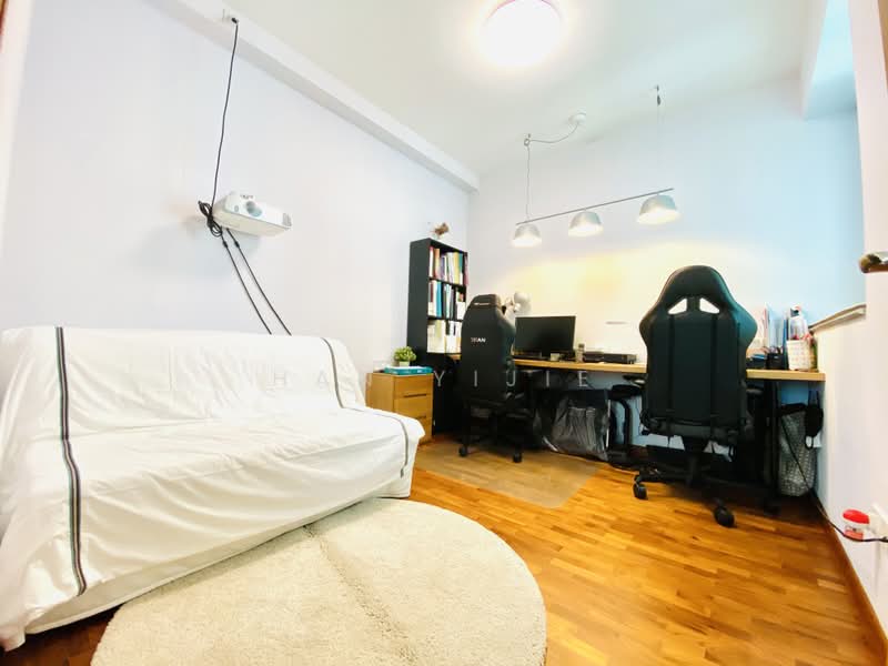 Queens, 16 Stirling Road, 3 Bedrooms, 1,184 sqft, Condominium For Sale, by Han Yijie, 500184629 - Study - PropertyGuru.com.sg