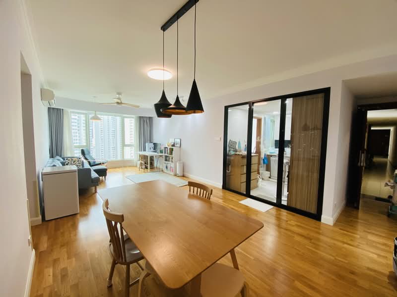 Queens, 16 Stirling Road, 3 Bedrooms, 1,184 sqft, Condominium For Sale, by Han Yijie, 500184629 - Living Room - PropertyGuru.com.sg